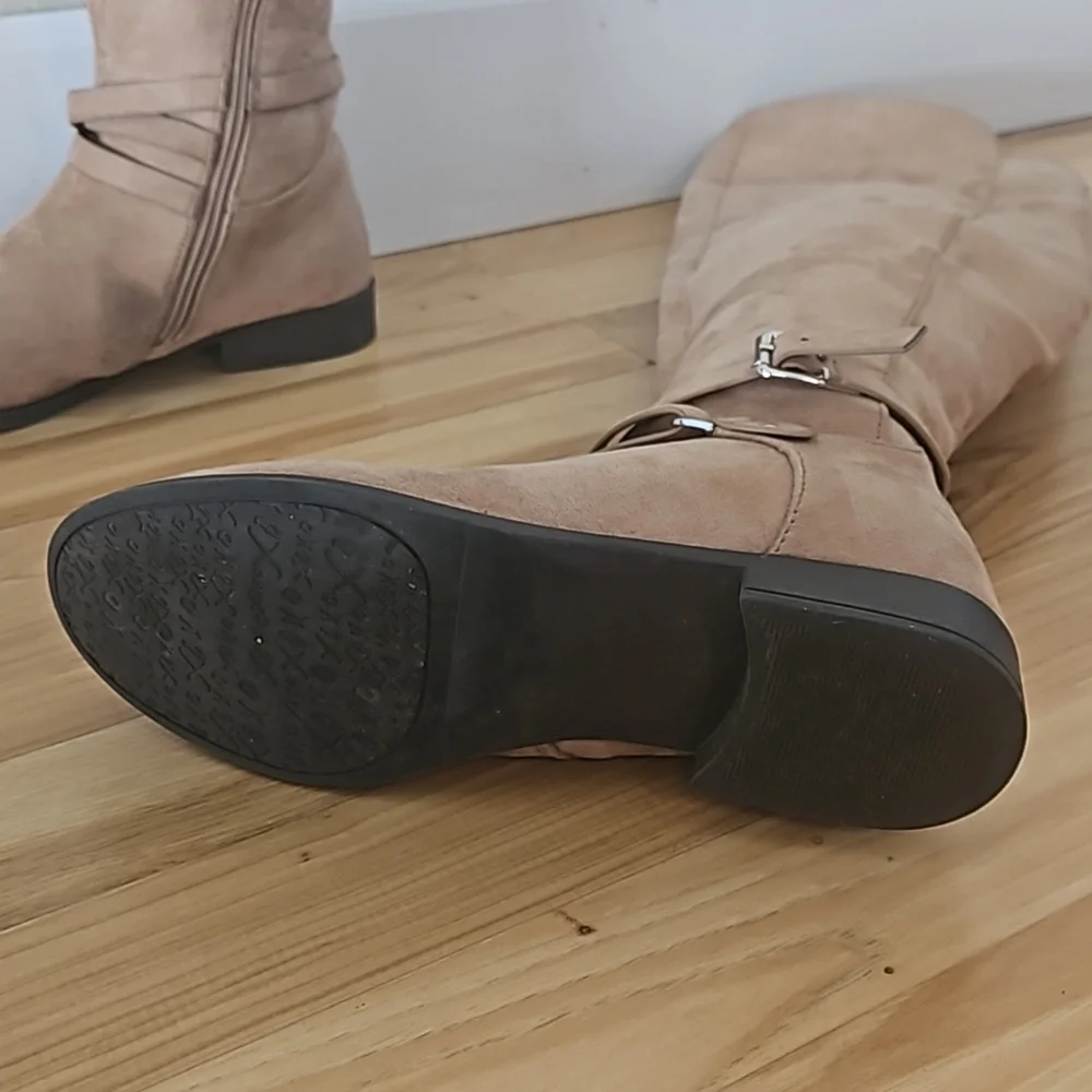 N/A flat beige